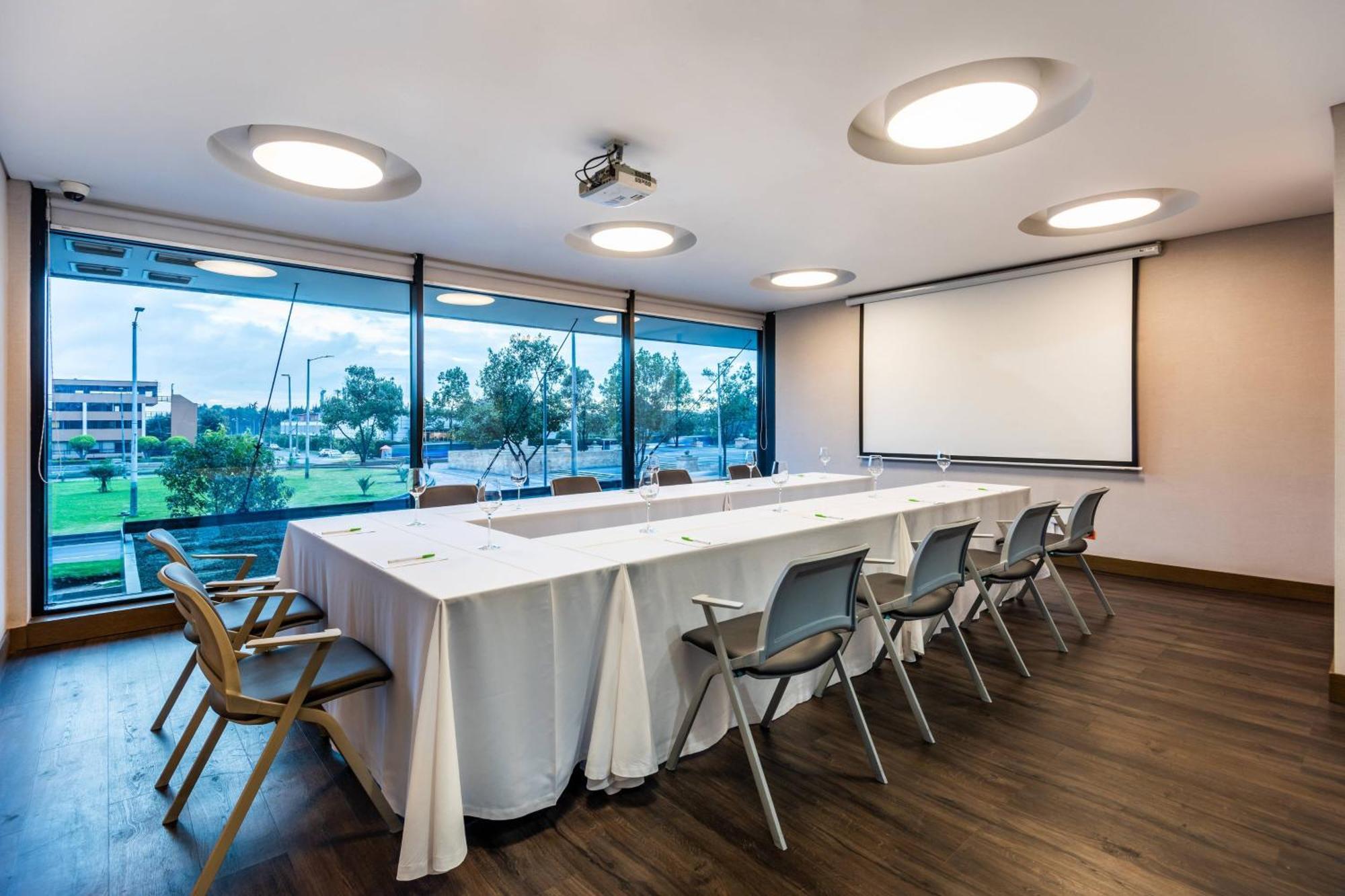 Courtyard By Marriott Bogota Airport Hotel Luaran gambar