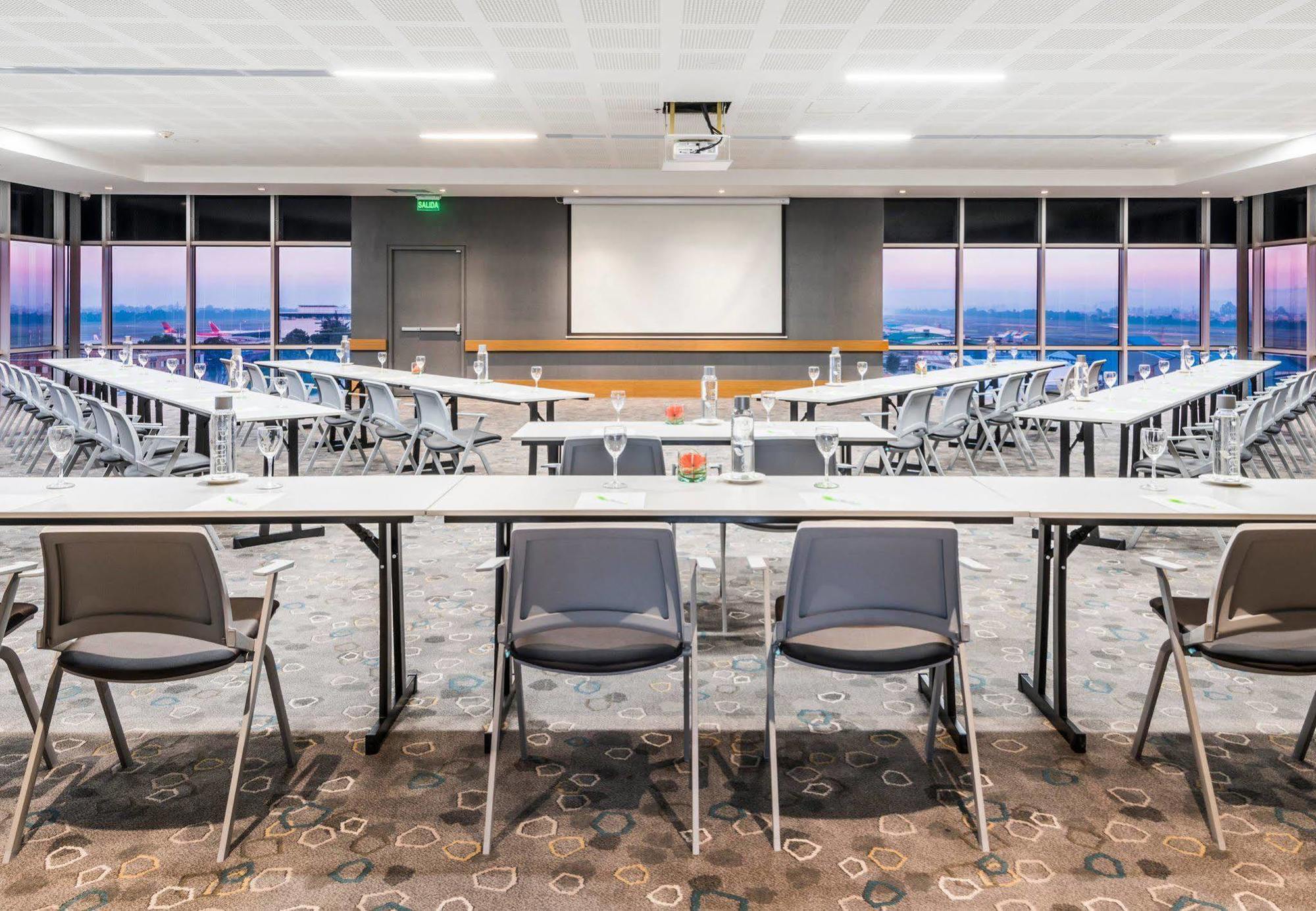Courtyard By Marriott Bogota Airport Hotel Luaran gambar
